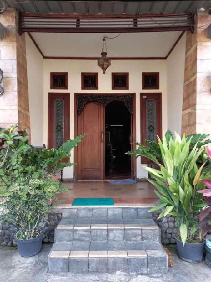 Kateza By Yurooms-id Homestay